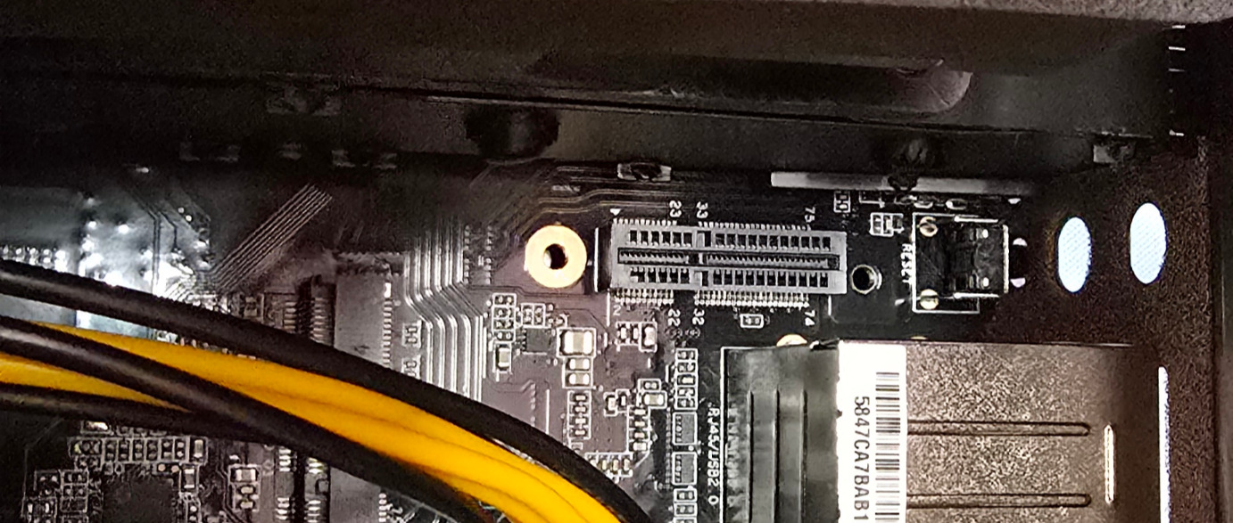 Installing the card and bracket in this space is nearly impossible. Even after removing the motherboard from the case